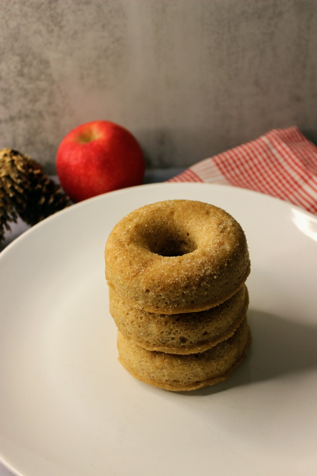 Baked Apple Cinnamon Doughnuts
